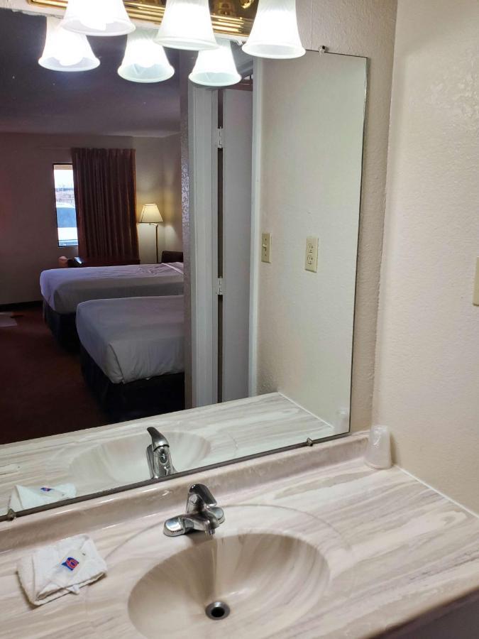6 Shamrock, Tx Shamrock